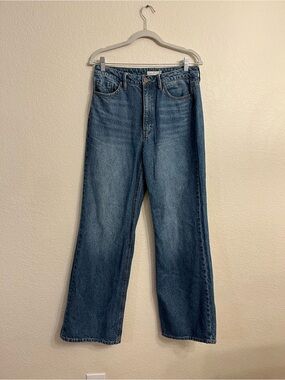 Anthropologie perfectly worn classic Blue Wide Leg Flare Jeans